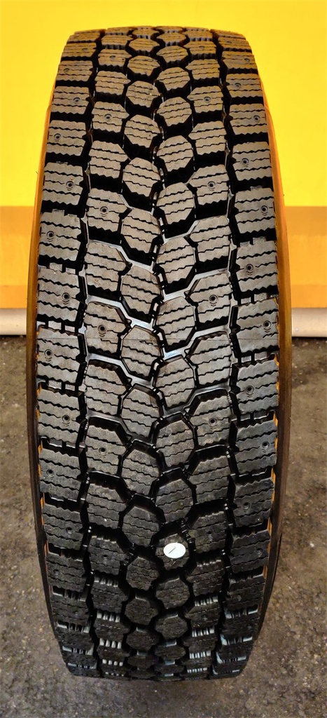 315/80R22.5 156/150L KA PINNOITETTU NOKTOP E2 SIS. 1 MICHELIN RUNKO XL DRIVE